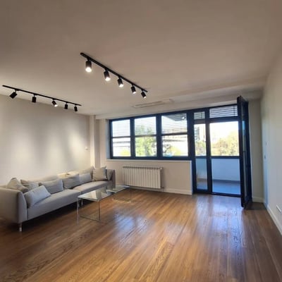 Rental of a spacious 3-room apartment, 73 m², central New Belgrade, Serbia